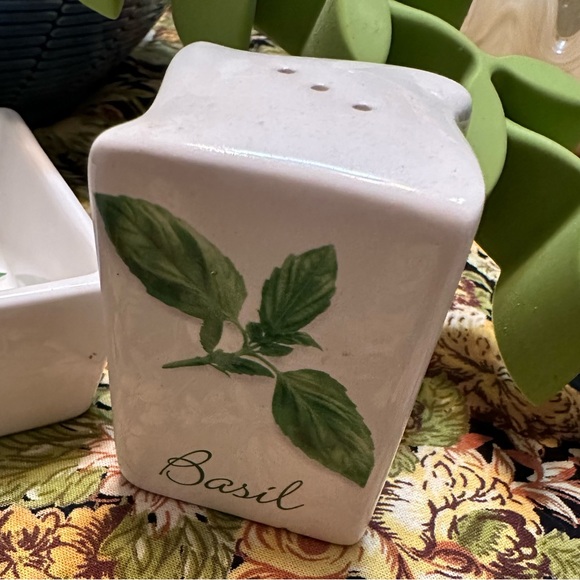 Salt and pepper shaker and small dip bowl set. Basil and Sage - Picture 4 of 4